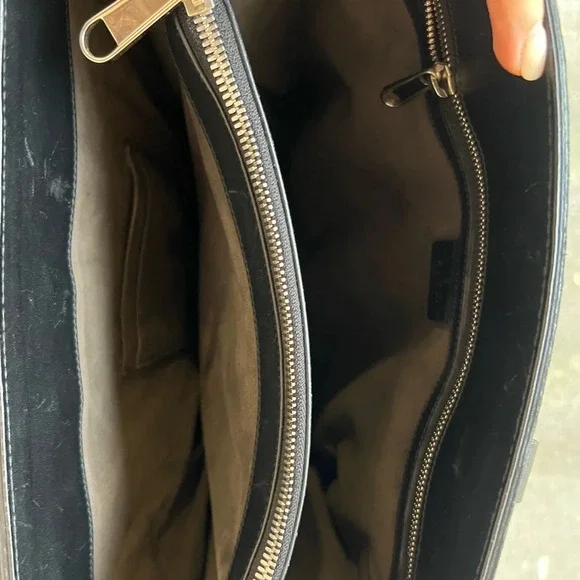 Gucci
GG Coated Canvas Convertible Tote Blooms Print - Picture 12 of 16